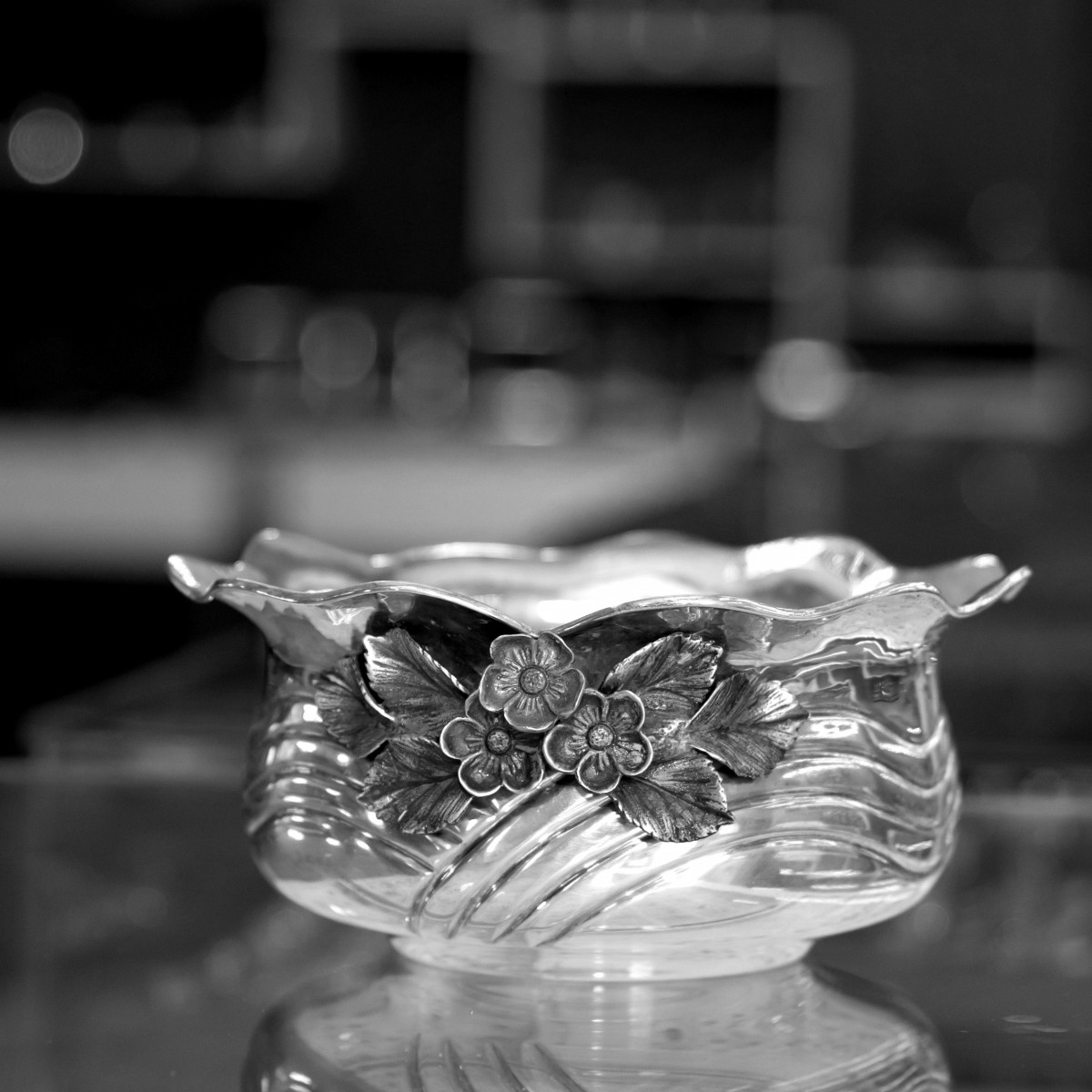 Obiecte argint masiv fructiera model lateral floral