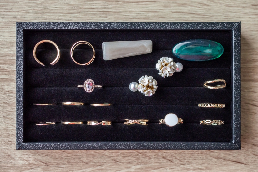 diamond-rings-jewelry-box